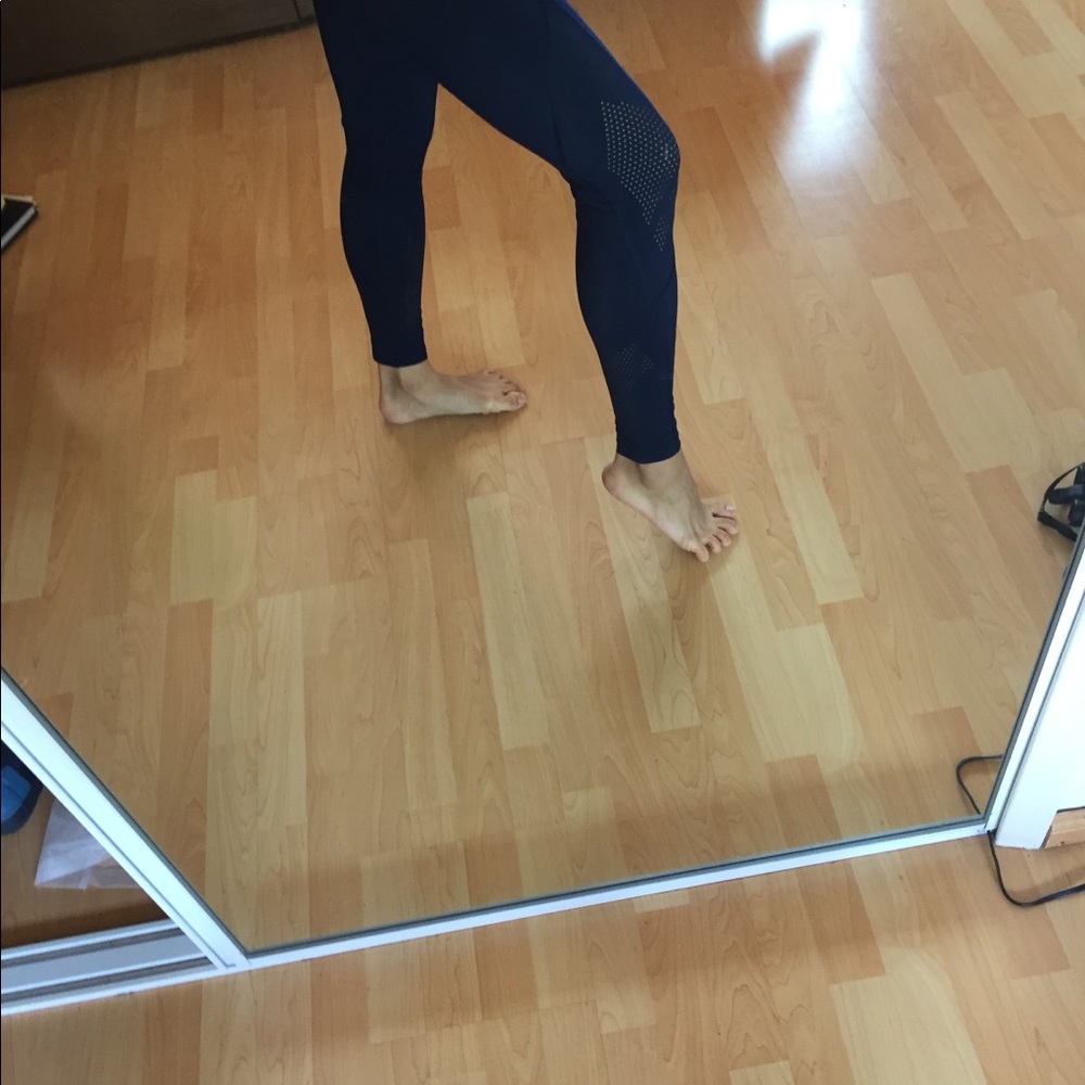LNDR Navy blue sports legging
